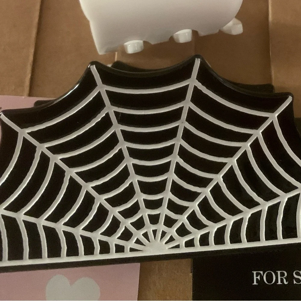CUTE Halloween Hair Clip Claw NEW Spider Web style NIP package Falll Goth Fun